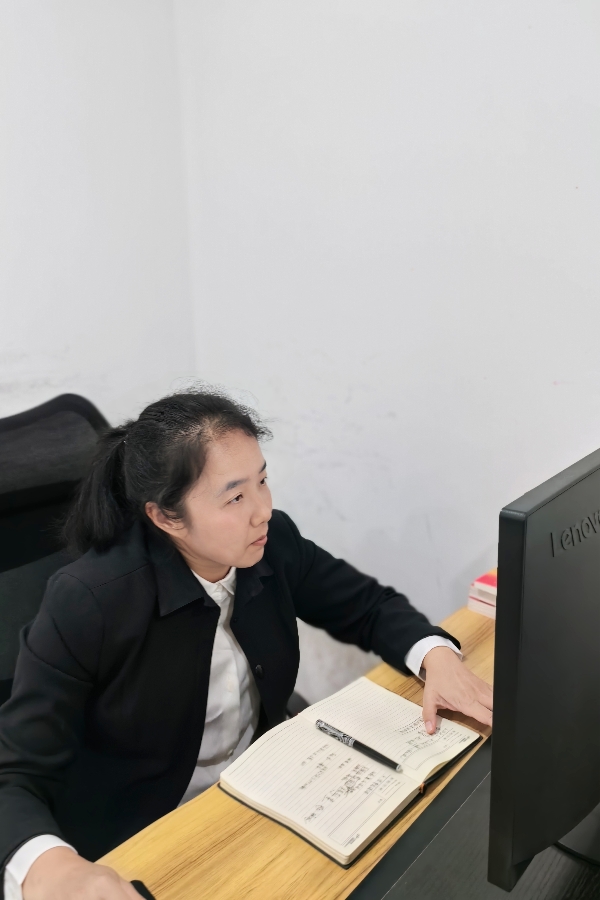 3-新能源事业部陈婷_副本.jpg